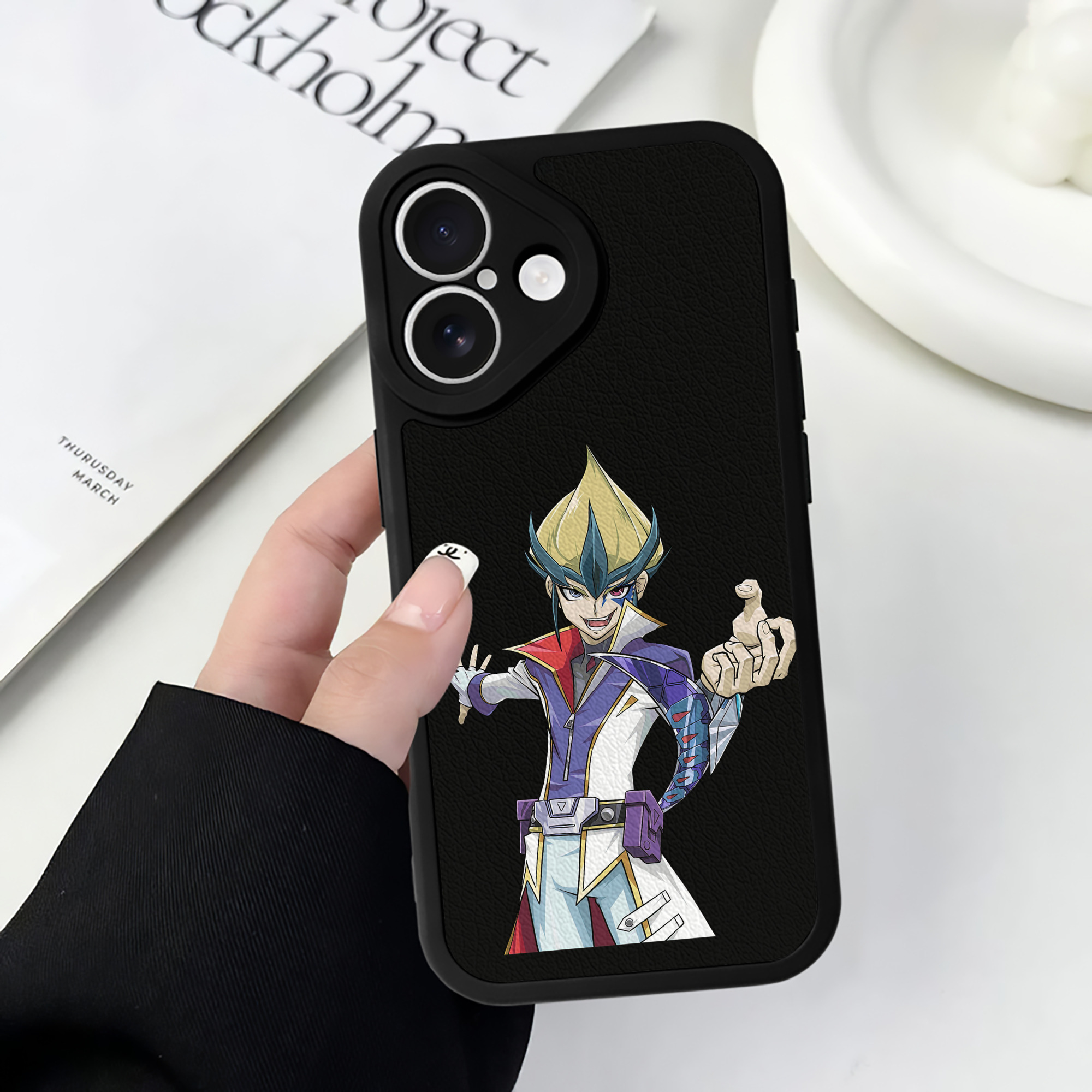 遊☆戯☆王 Yu-Gi-Oh! 【iPhone 16シリーズ対応】シリコンスマホケース（レザー調） 材質：シリコン